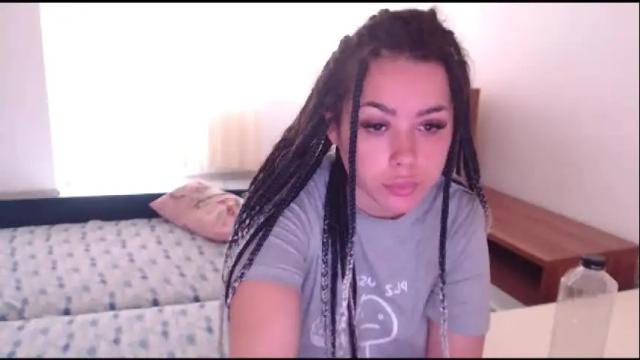 Image 2 of prettyjulliette Stream on Chaturbate on 11 days ago