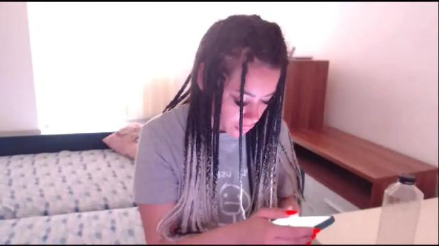 Image 3 of prettyjulliette Stream on Chaturbate on 11 days ago