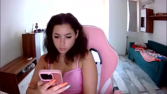 Image 4 of prettyjulliette Stream on Chaturbate on 6 days ago