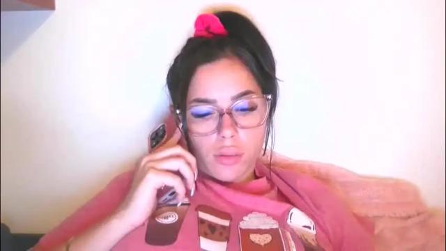 Image 2 of prettyjulliette Stream on Chaturbate on 7 days ago