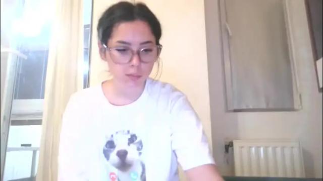 Image 3 of prettyjulliette Stream on Chaturbate on 4 days ago