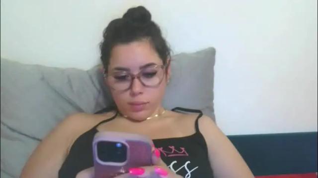 Image 12 of prettyjulliette Stream on Chaturbate on 24 days ago