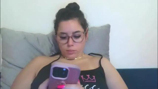 Image 8 of prettyjulliette Stream on Chaturbate on 24 days ago
