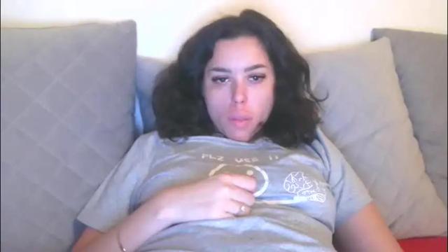 Image 2 of prettyjulliette Stream on Chaturbate on 20 days ago