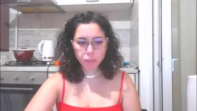 Image 6 of prettyjulliette Stream on Chaturbate on 12 days ago