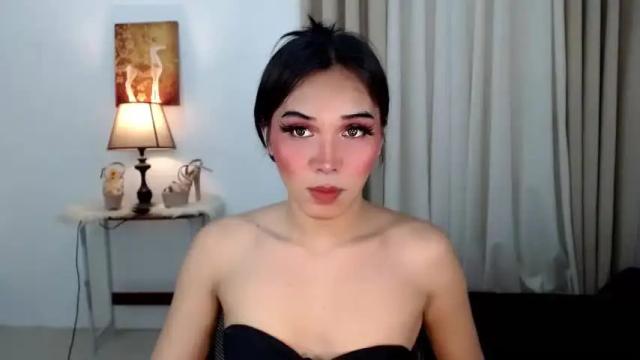 Image 3 of prettylittlesuckerr Stream on Chaturbate on 14 months ago
