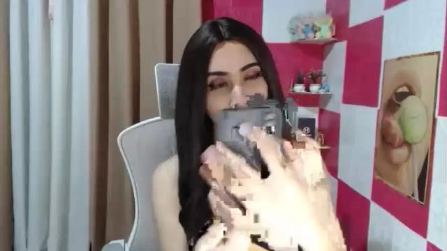 Image 6 of prettypetite02 Stream on Chaturbate on 21 months ago