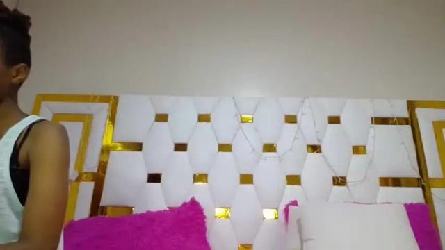 Image 8 of prettypink001 Stream on Chaturbate on 14 months ago