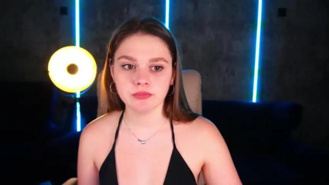 Image 2 of prettyuagirls Stream on Chaturbate on 18 months ago