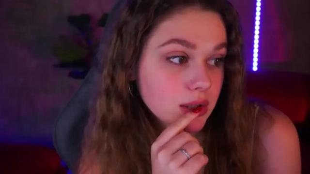 Image 2 of prettyuagirls Stream on Chaturbate on 26 months ago