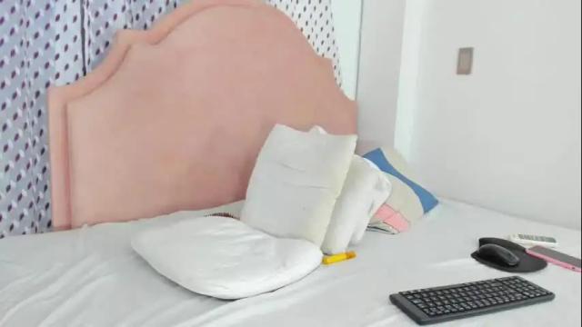 Image 8 of prety_sharick Stream on Chaturbate on 3 months ago