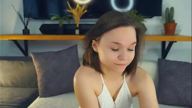 Image 4 of primrosecolemanf Stream on Chaturbate on 3 days ago