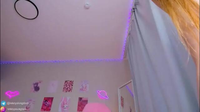 Image 4 of princess_kristy Stream on Chaturbate on 10 hours ago