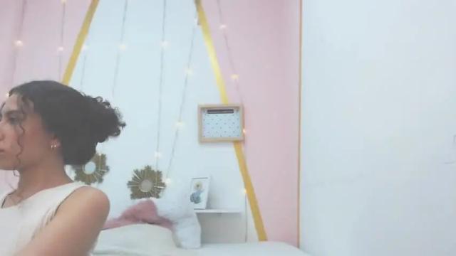 Image 8 of princess_mariian Stream on Chaturbate on 19 months ago