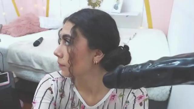 Image 12 of princess_mariian Stream on Chaturbate on 23 months ago