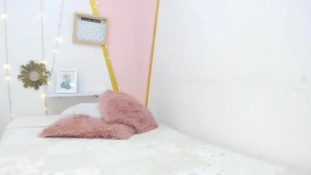 Image 12 of princess_mariian Stream on Chaturbate on 21 months ago