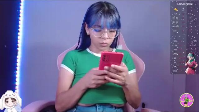 Image 7 of princess_nahia23 Stream on Chaturbate on 16 months ago