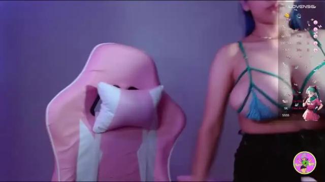 Image 2 of princess_nahia23 Stream on Chaturbate on 16 months ago