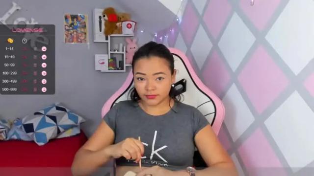 Image 4 of princess_odette Stream on Chaturbate on 17 months ago