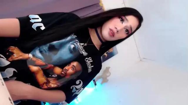 Image 2 of princess_thea123 Stream on Chaturbate on 19 months ago