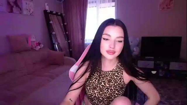 Image 3 of princessamira1 Stream on Chaturbate on 3 months ago