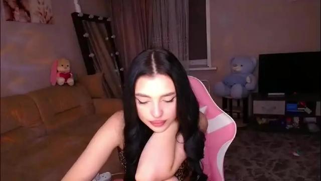 Image 6 of princessamira1 Stream on Chaturbate on 2 months ago