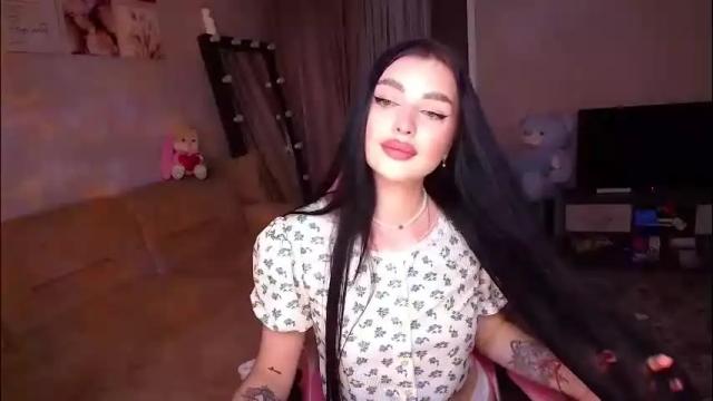 Image 2 of princessamira1 Stream on Chaturbate on 2 months ago