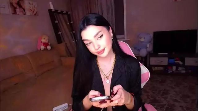 Image 4 of princessamira1 Stream on Chaturbate on 2 months ago