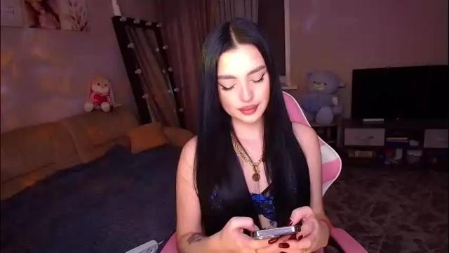 Image 3 of princessamira1 Stream on Chaturbate on 2 months ago