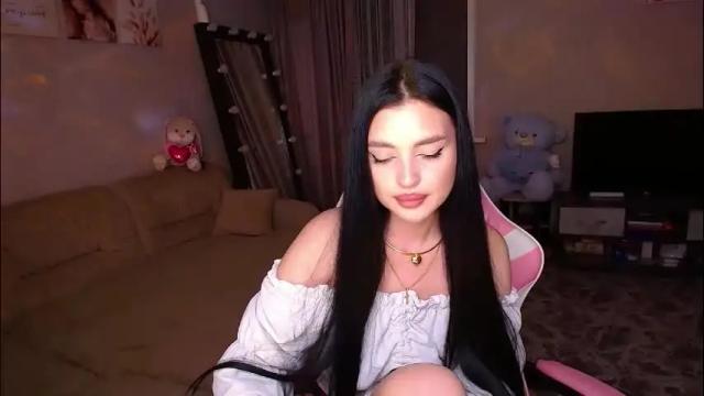 Image 3 of princessamira1 Stream on Chaturbate on 1 month ago