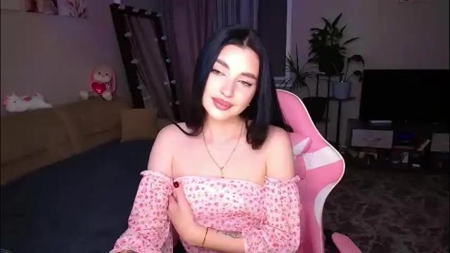 Image 2 of princessamira1 Stream on Chaturbate on 8 days ago