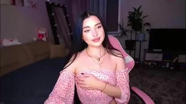 Image 4 of princessamira1 Stream on Chaturbate on 8 days ago