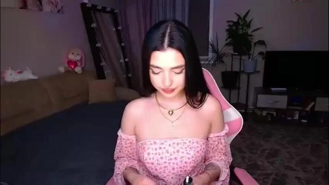 Image 6 of princessamira1 Stream on Chaturbate on 8 days ago