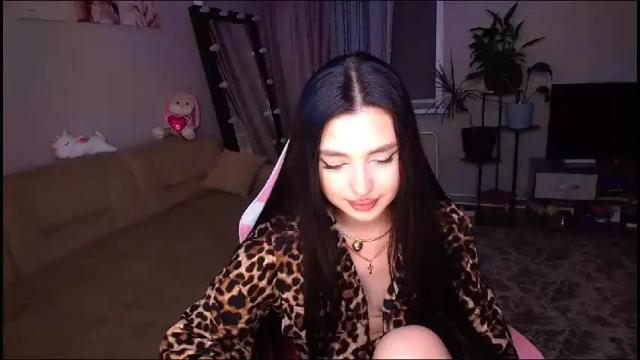 Image 3 of princessamira1 Stream on Chaturbate on 8 days ago