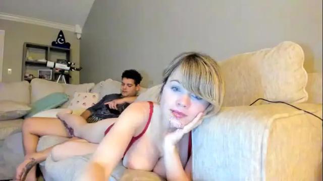 Image 2 of princessblonde130 Stream on Chaturbate on 1 month ago