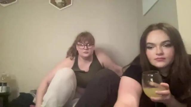 Image 6 of princessclaire555 Stream on Chaturbate on 13 months ago