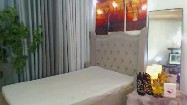 Image 10 of princesshugecumontop Stream on Chaturbate on 1 month ago