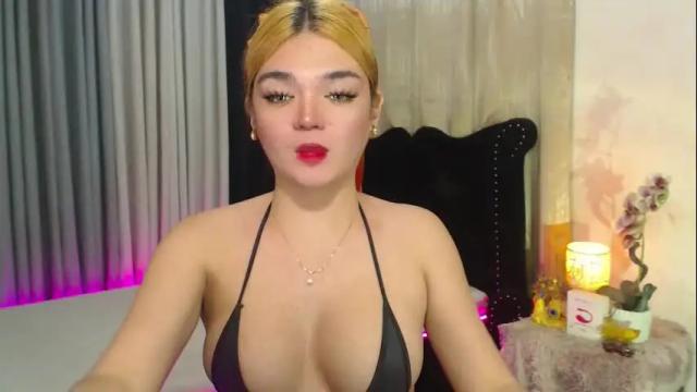 Image 6 of princesshugecumontop Stream on Chaturbate on 17 days ago