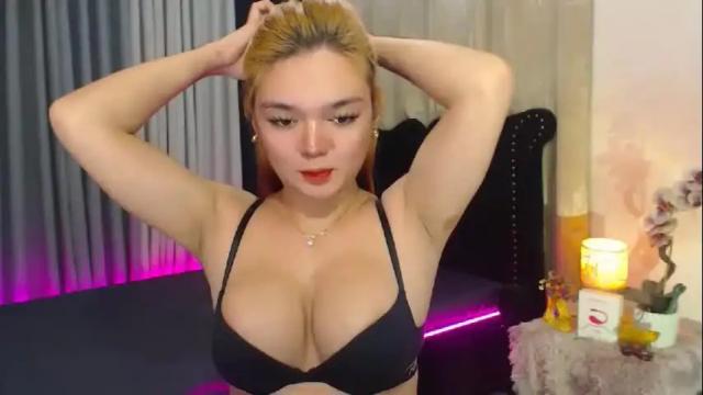 Image 7 of princesshugecumontop Stream on Chaturbate on 15 days ago