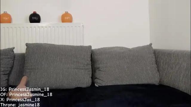 Image 3 of princessjasmine_18 Stream on Chaturbate on 1 month ago