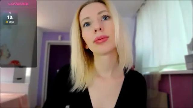 Image 2 of princesskassiadin Stream on Chaturbate on 8 days ago