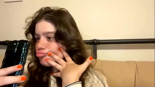 Image 4 of princesslaylaa Stream on Chaturbate on 4 months ago