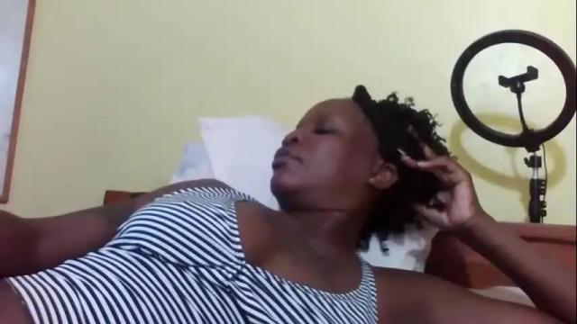 Image 3 of princessmiles2 Stream on Chaturbate on 1 month ago