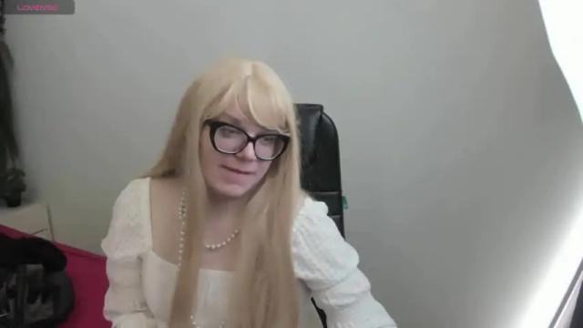 Image 10 of princessporsche Stream on Chaturbate on 16 months ago