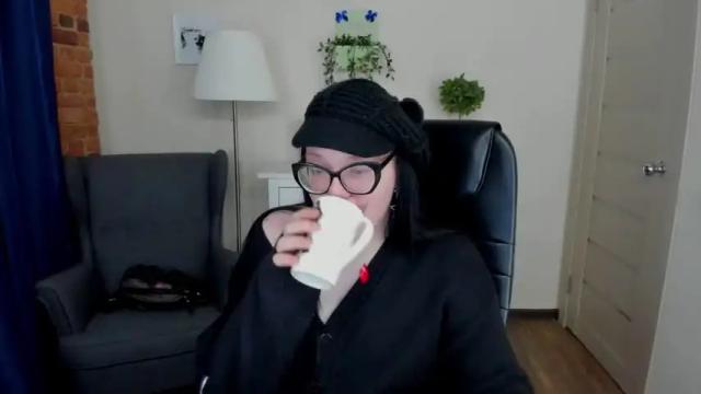 Image 2 of princessporsche Stream on Chaturbate on 16 months ago