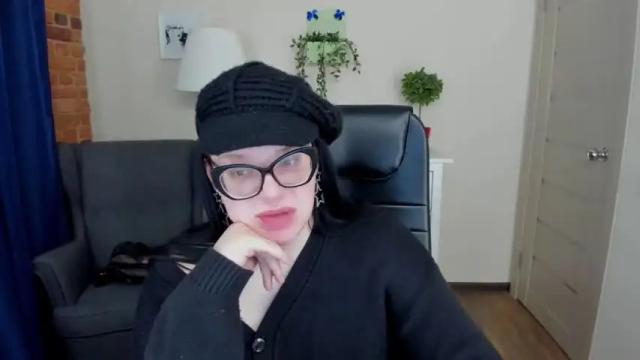 Image 3 of princessporsche Stream on Chaturbate on 16 months ago