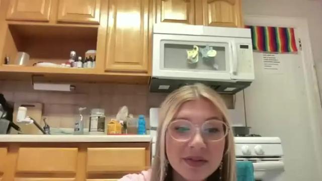 Image 2 of princesszelda22 Stream on Chaturbate on 14 months ago
