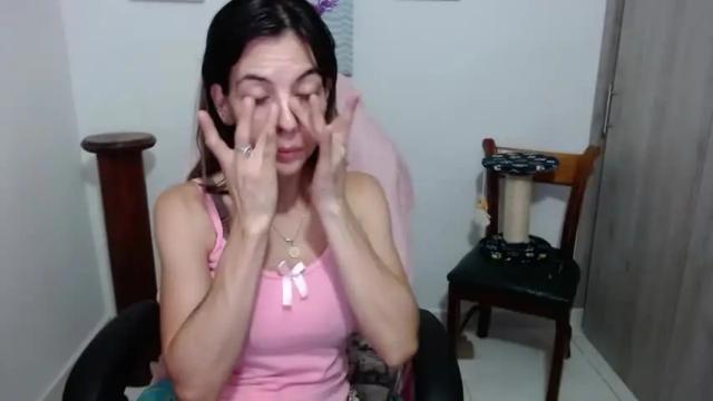 Image 4 of princezzlove35 Stream on Chaturbate on 13 months ago
