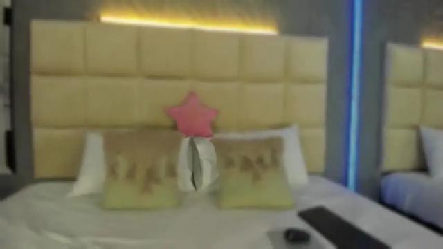 Image 2 of priscila25 Stream on Chaturbate on 17 months ago