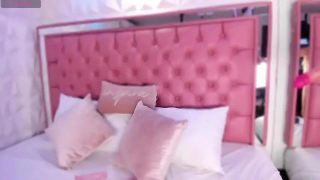Image 6 of priscila25 Stream on Chaturbate on 16 months ago
